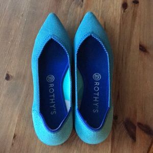 Rothy’s pointed toe aquamarine size 8